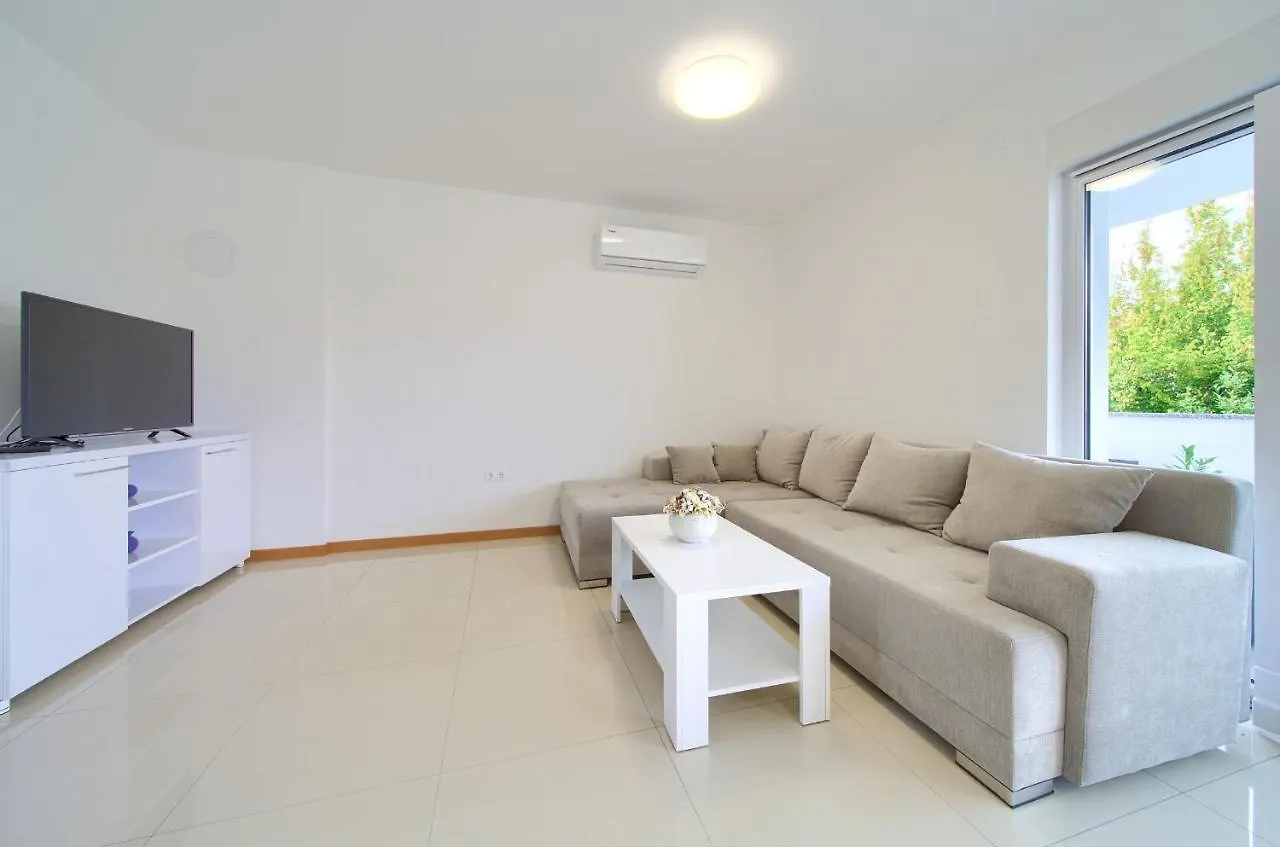 Villa Adria House Sveti Anton  Ferienhaus